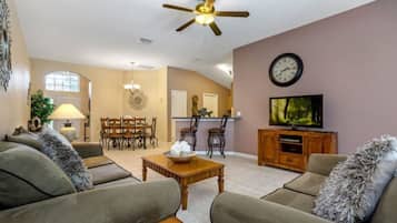 Villa, 4 Bedrooms, Private Pool, Garden View | Living area