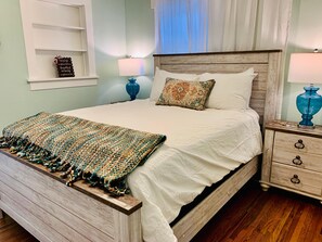 Hus, flere senger (Cozy Home in Downtown Loveland w/ Fre) | 3 soverom, strykejern/-brett, reiseseng for barn og wi-fi