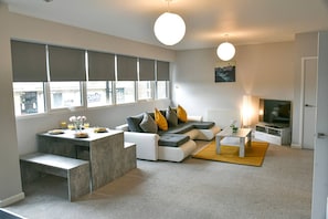 Fireplace - Massive 2bd Central Ipswich (Ipswich)