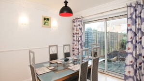 Unclassified image, 4 of 22, button - 3 Bedroom House Near the City Center (Chelmsford)