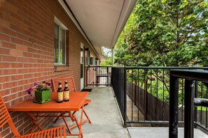 Condo, Multiple Beds (220 Peterson St. (Unit 6), US) | Property entrance