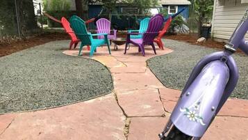 Apartment, Multiple Beds (622 W. Laurel St. - Lower) | Children's area