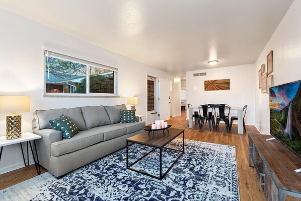 Living room - Stylish Getaway w/ Designer Touches- Free Bikes (Fort Collins)