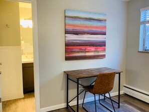 1 bedroom, iron/ironing board, free WiFi, bed sheets - Modern & Chic Condo in the heart of Old Town (Fort Collins)