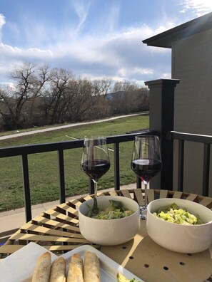 하우스, 침대(여러 개) (The Colorado House in Old Town Brewer) | 발코니