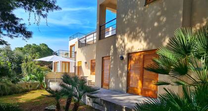 Apartment By The Sea, Max 6 People