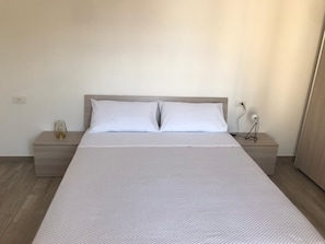 2 Schlafzimmer, Zimmersafe, Bügeleisen/Bügelbrett, WLAN