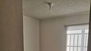 Huoneisto, 2 makuuhuonetta, tupakointi sallittu, kaupunkinäköala | 2 makuuhuonetta, silitysrauta/-lauta, vuodevaatteet