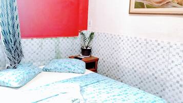 1 habitación, escritorio, wifi gratis y ropa de cama