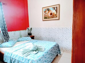1 bedroom, desk, free WiFi, bed sheets - Cozy Suite for Couples on the border of São Sebastião and Caraguatatuba (Praia Canto O Mar)