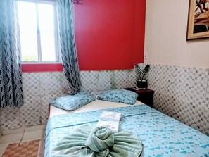 1 bedroom, desk, free WiFi, bed sheets