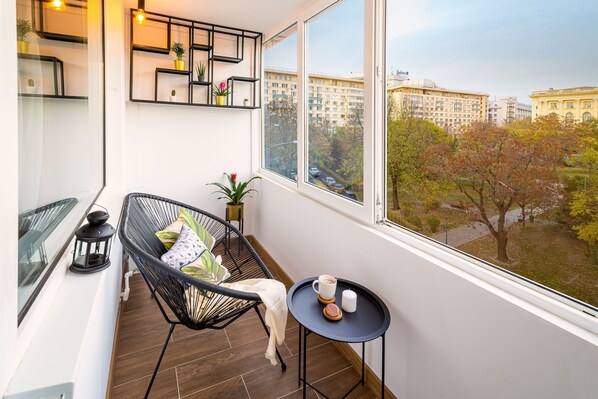 View from property - Golden Hour - One Bedroom - Next to Cismigiu Park and Victoria Avenue (Bucharest)