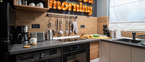 Apartment, 1 Bedroom, Balcony, City View | Private kitchen