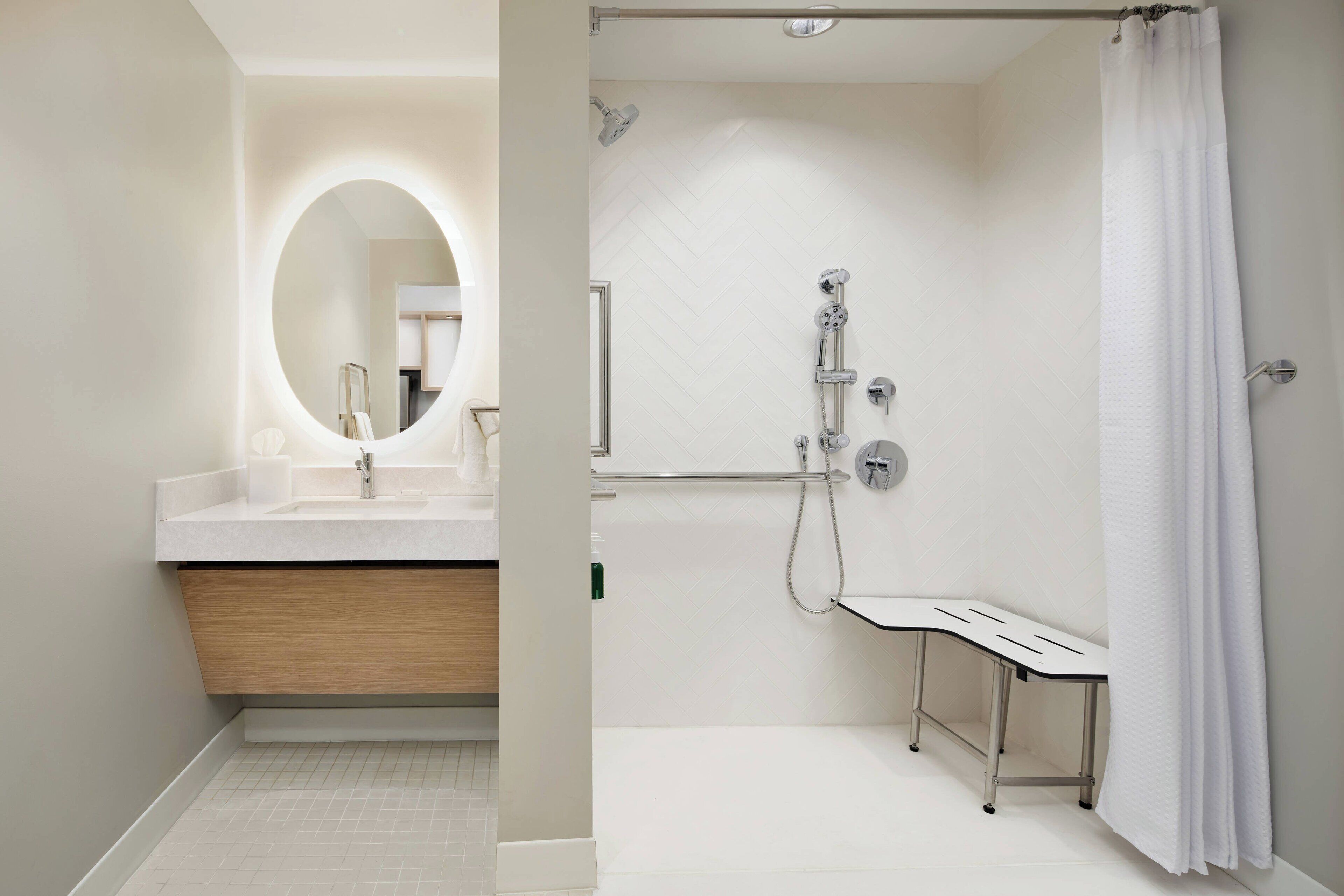 studio, 1 king bed with sofa bed, non smoking | bathroom | hair dryer, towels, soap, shampoo