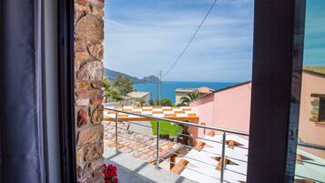 Villa, 3 Bedrooms, Smoking, Balcony | Interior