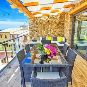 Villa, 3 Bedrooms, Smoking, Balcony | Outdoor dining