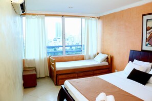Studio, Multiple Bedrooms, Smoking, Balcony
