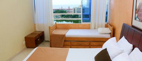 Estudio, varias habitaciones, fumadores, balcón | 1 dormitorio