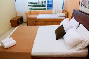 Studio, Multiple Bedrooms, Smoking, Balcony