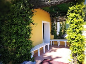 Loft, 2 Bedrooms, Smoking, Balcony | Property entrance