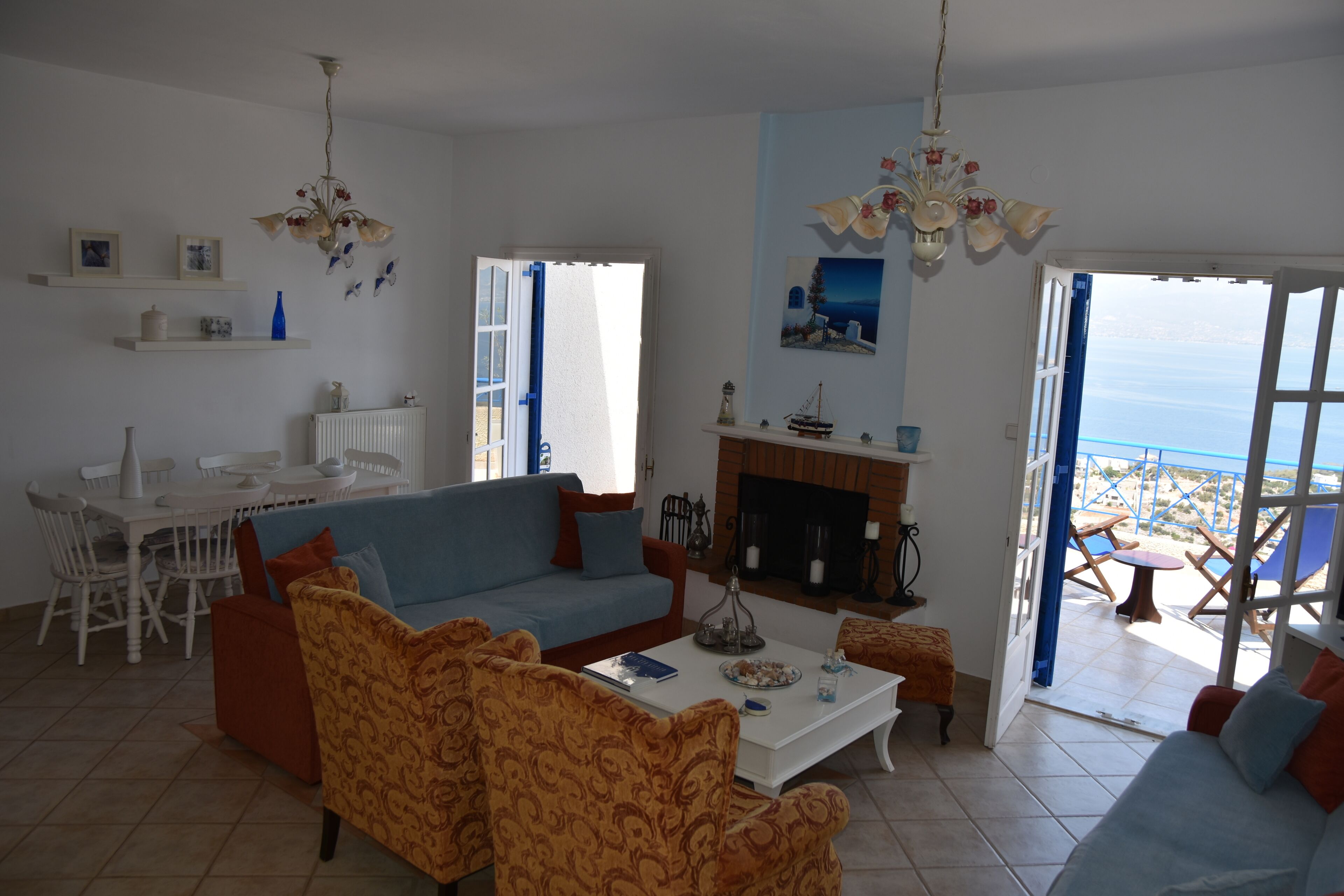 House, 2 Bedrooms, Balcony, Garden View | Living area
