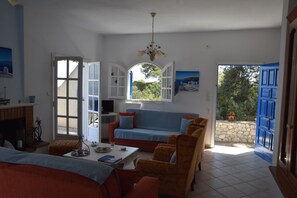 House, 2 Bedrooms, Balcony, Garden View | Living area - Villa Iokasti Sea View (Corinth)