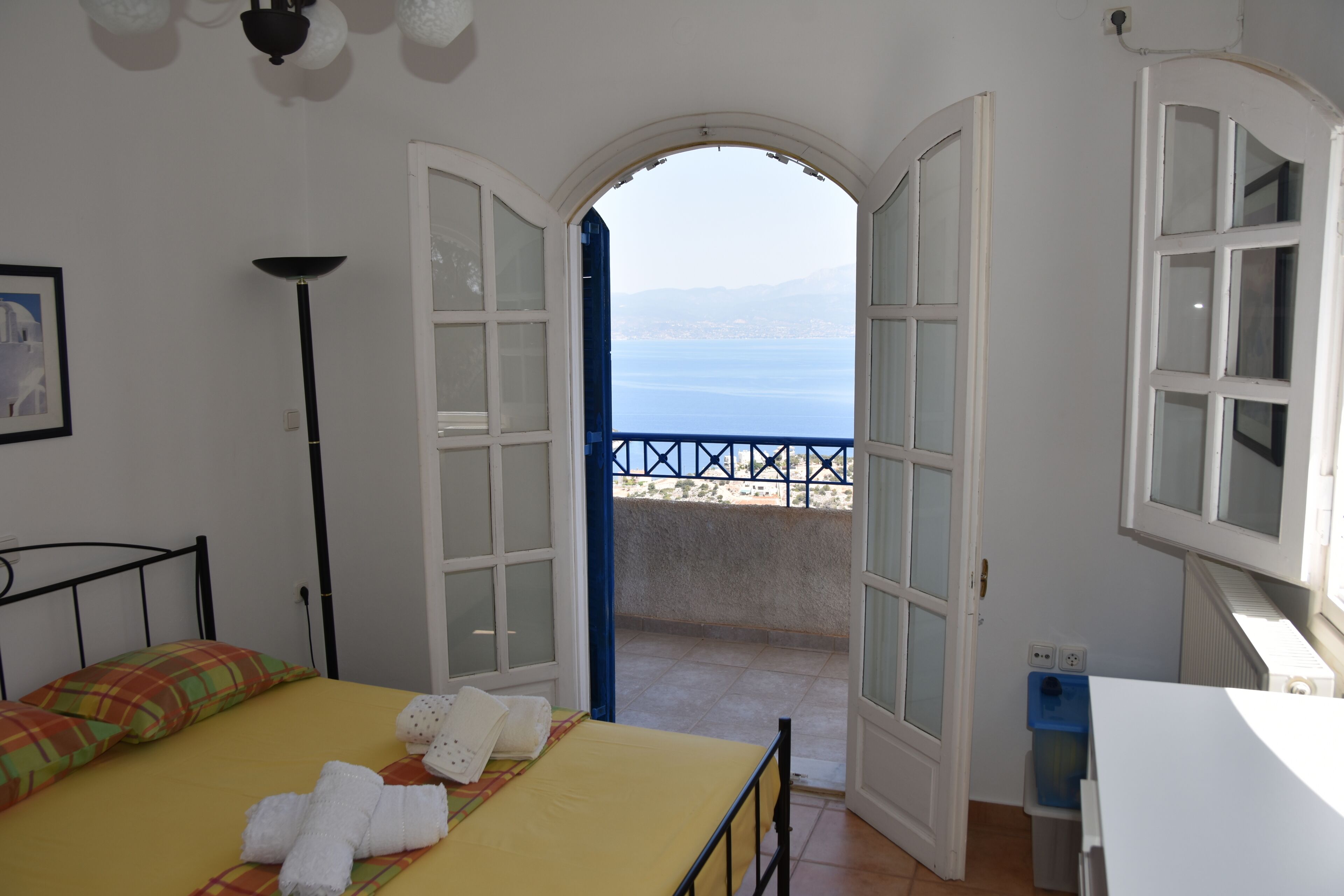 2 bedrooms, bed sheets