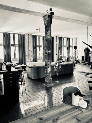 Interior - 250SQM STORAGE LOFT APARTMENT SONNENALLEE Industrial Style (Berlin)