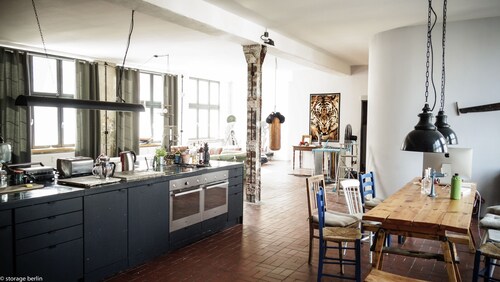 250QM STORAGE LOFT APARTMENT SONNENALLEE im Industrial Look