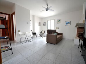 Apartment, 2 Schlafzimmer, Raucher, Balkon | Wohnbereich