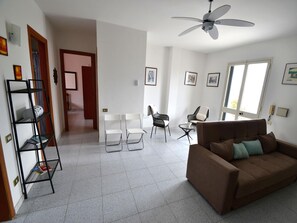 Apartamento, 2 quartos, para fumantes, sacada | Área de estar