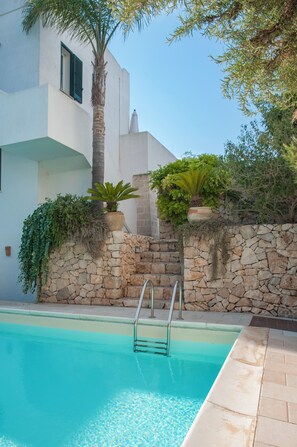 Apartamento, 2 quartos, terraço, vista para o jardim | Piscina | Piscina externa