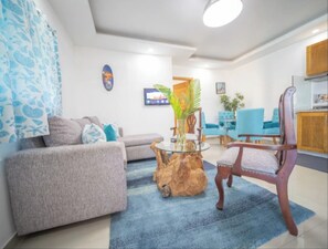 Huoneisto, 1 makuuhuone, tupakointi sallittu, parveke | Olohuone