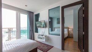 Room - The Oh-so-sexy Triple Penthouse - Rare 35br 188m2 (Patong)