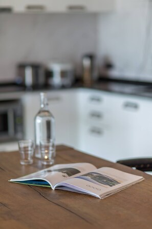 Private kitchen - The Oh-so-sexy Triple Penthouse - Rare 35br 188m2 (Patong)