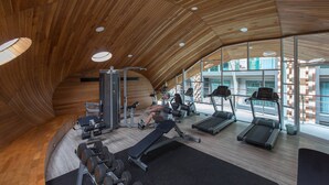 Fitness facility - The Oh-so-sexy Triple Penthouse - Rare 35br 188m2 (Patong)