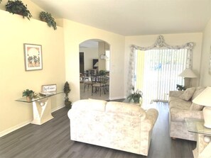 Villa, 3 Bedrooms, Private Pool, Garden View | Living area