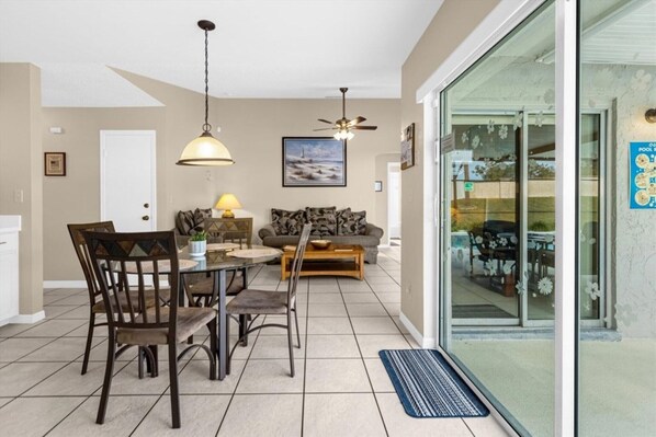 Villa, 3 Bedrooms, Private Pool, Garden View | Dining