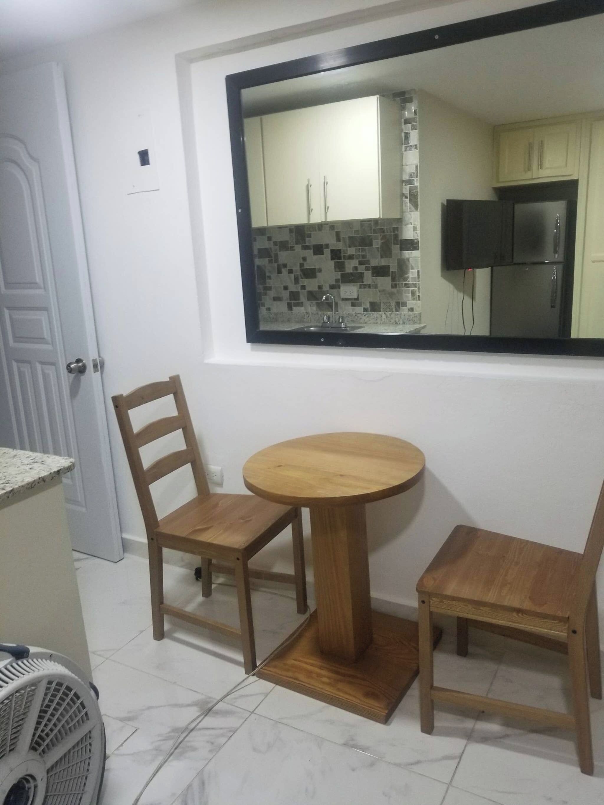 Apartment, 1 Bedroom, Smoking, City View | Dining