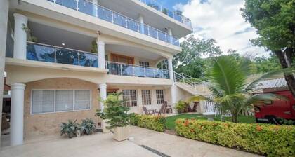 2 Guests 1bed Studio 3min To Beach And Main Street