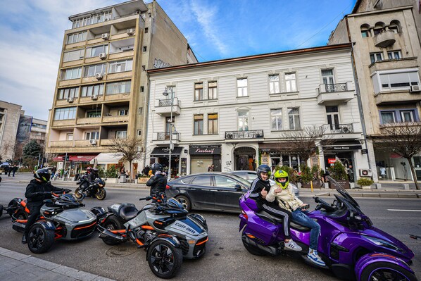 Studio, Multiple Bedrooms, City View | Exterior - Tres Chic Studio - Victoria Avenue (Bucharest)