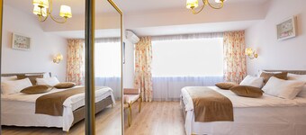 Tres Chic Studio - Victoria Avenue