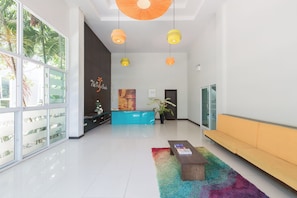 Kondominium, 2 kamar tidur, balkon, pemandangan kolam renang | Lobi