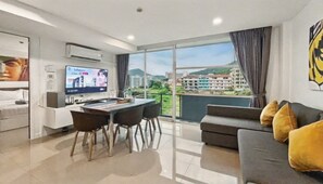 Condo, 2 Bedrooms, Balcony, Pool View | Living room