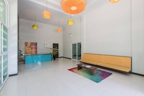 المنشأة  من الداخل