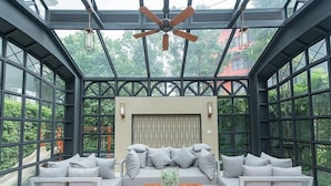 Condo, 1 Bedroom, Balcony, City View | Property grounds - Brand New Luxury 1 Br Near 2mrt 2bts 3 Shopping (Bangkok)