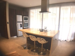 Appart'hôtel, 2 chambres, balcon, vue ville | Centre d’affaires