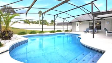 Piscine extérieure