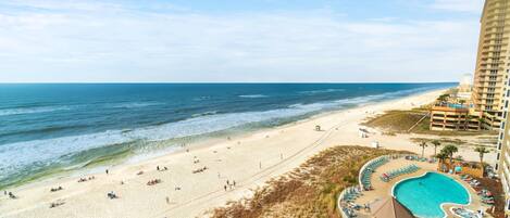 Aan het strand, ligstoelen aan het strand