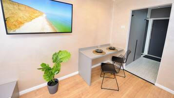 Studio, 1 Bedroom, City View | Bahagian dalam